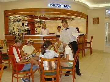 Aranypart Szallo-koezoessegi Szallashely 3* Siofok