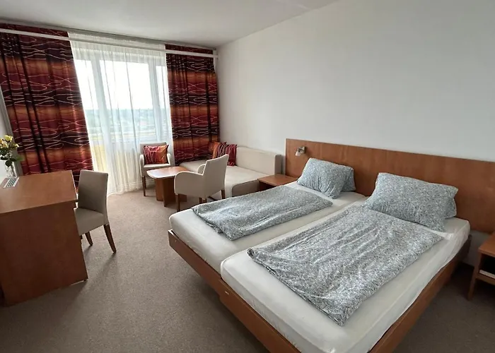 Aranypart Szallo-koezoessegi Szallashely Hotel 3*