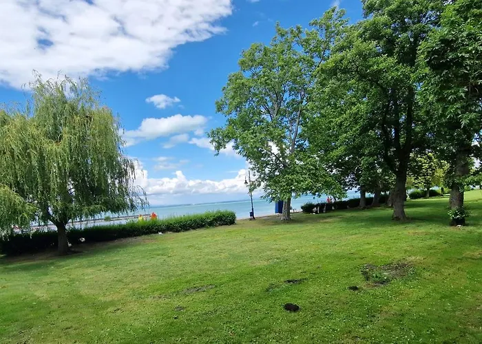 Hotel Aranypart Szallo-koezoessegi Szallashely 3*