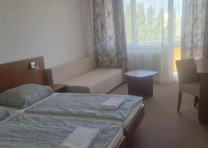 Aranypart Szallo-koezoessegi Szallashely Hotel 3*