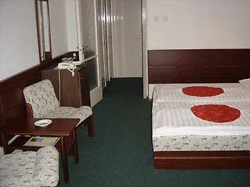Hotel Aranypart Szallo-koezoessegi Szallashely